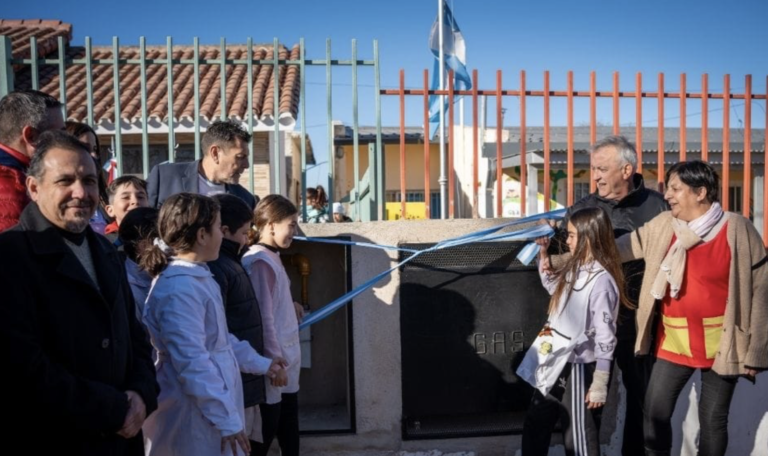 Más de 190 escuelas del interior se conectaron al gas natural este año